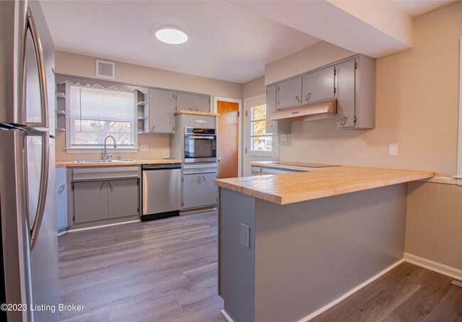 Building Photo - 3311 Dogwood Dr