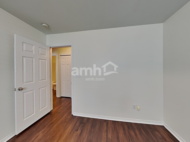 Building Photo - 8117 Rosberg Ln