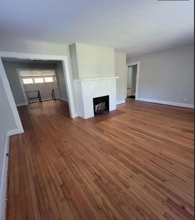 Building Photo - Charming 3BR/2BA Home in Anniston – Spacious Living & Prime Location