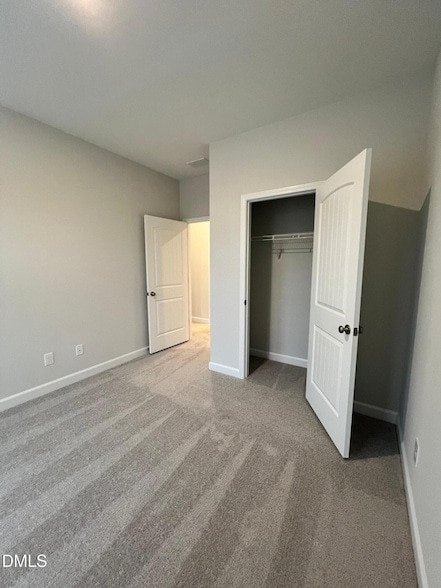 Building Photo - 404 White Oak Gdn Wy