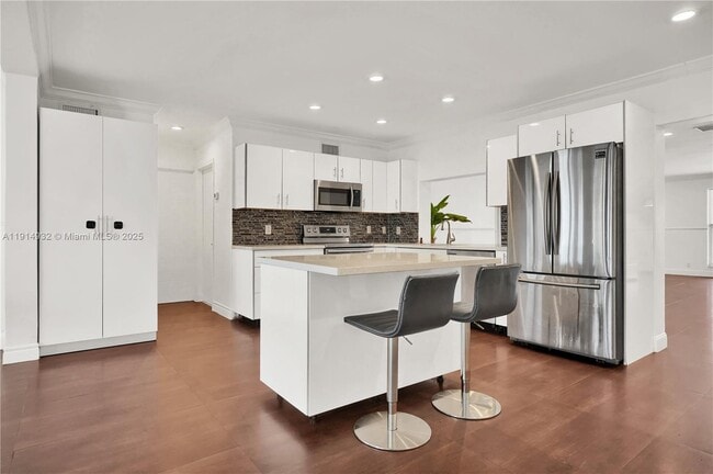 Building Photo - 4721 W Park Rd