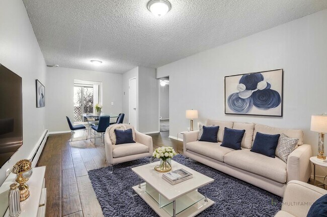 10705-W-7th-Ave-Lakewood-CO-Building-Photo-6-LargeHighDefinition - Living Room - Modern - 3 - Villa Rosa