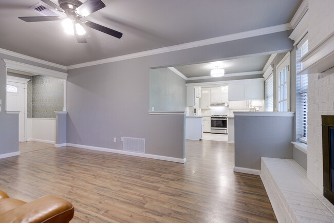 Building Photo - 809 Teal Pl