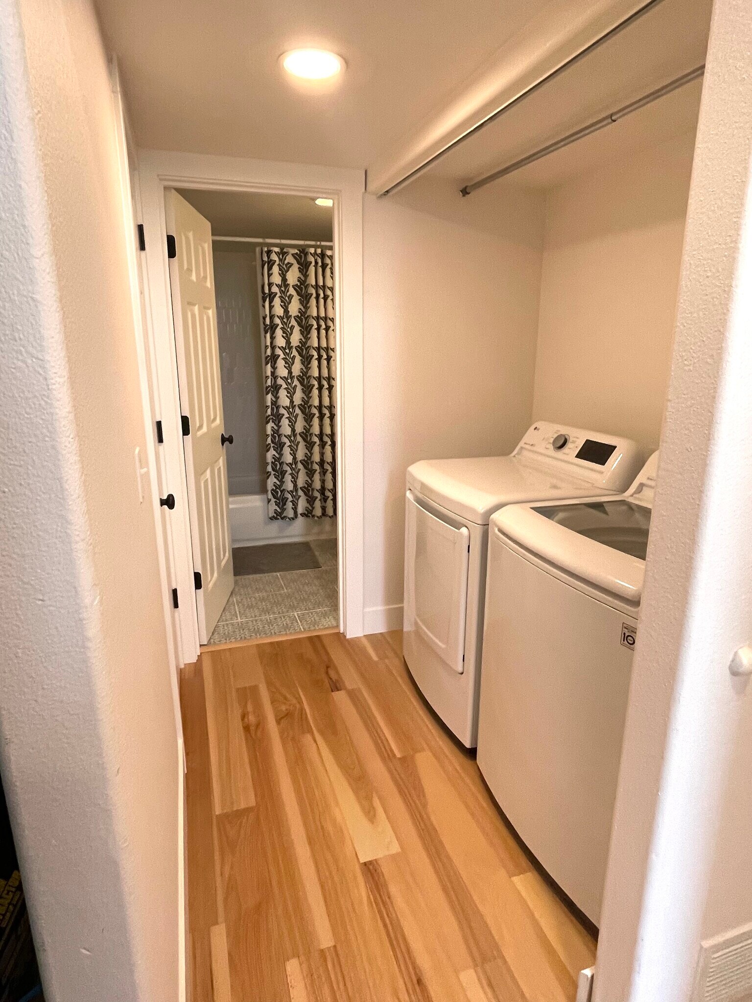 Building Photo - 8930 Northwood Park Cir