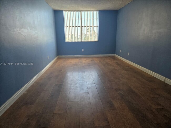 Building Photo - 482 NW 165th St
