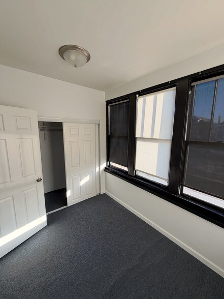 Primary Sun Room - 1244 W 97th Pl