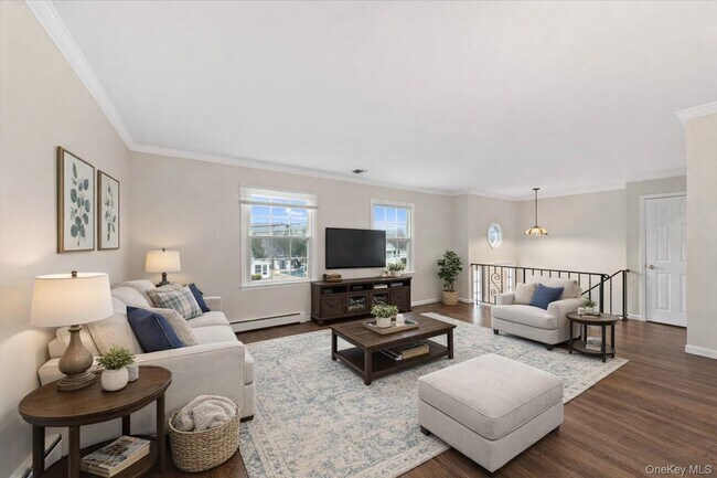 Building Photo - 1736 Central St