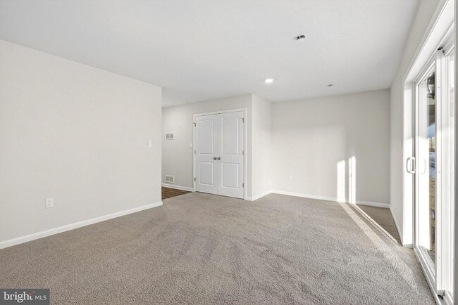 Building Photo - 159 Sandy Rdg Rd