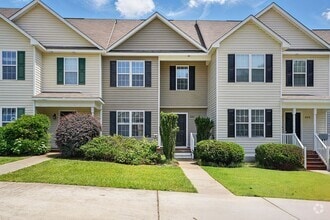 Building Photo - GREAT TOWNHOME- Come see it today!