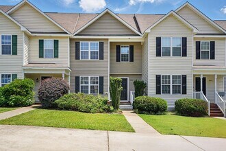 Building Photo - Beautifully Updated Townhome in Clayton – Available Now!