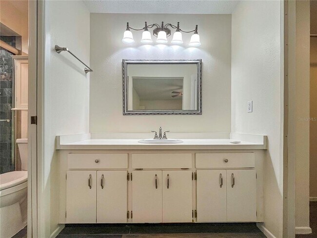 Building Photo - 5060 Village Garden Dr