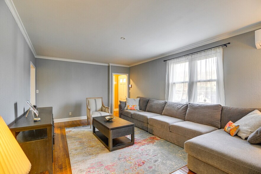 Primary Photo - 199 S Rd