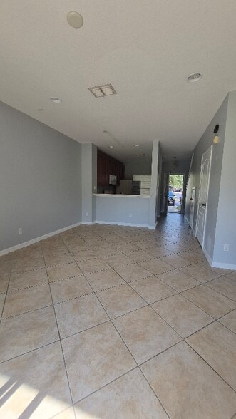 Building Photo - 10450 Manderley Way