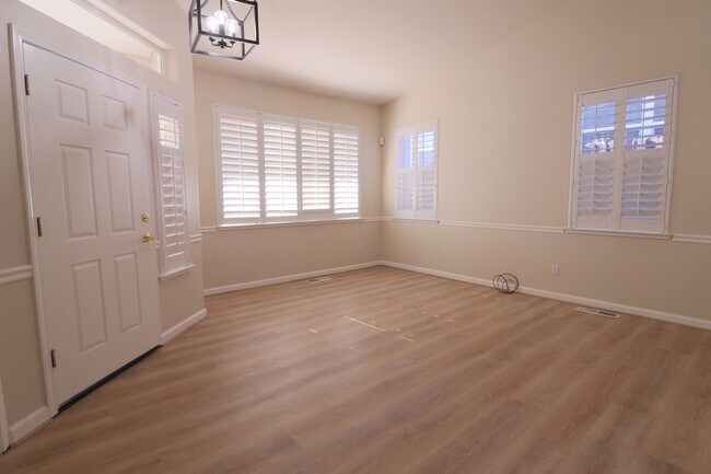 Building Photo - 8701 White Fir St