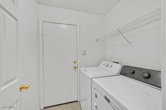 Building Photo - 7504 Evening Falls Dr