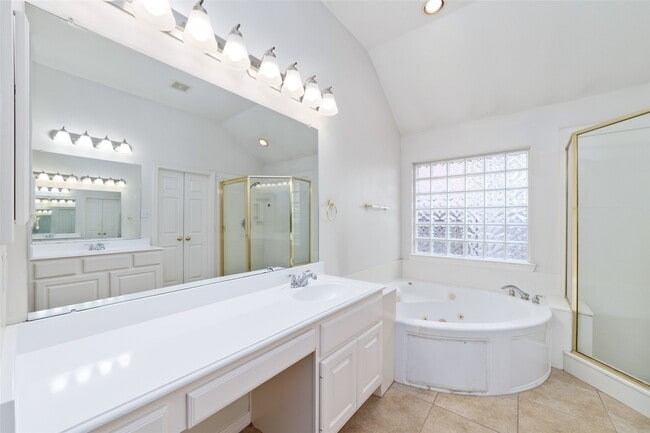 Building Photo - 12215 Salmon Creek