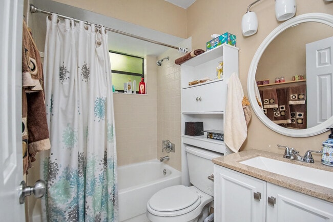 Building Photo - 7678 Solimar Cir