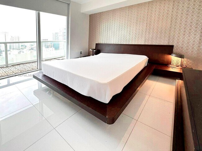 Building Photo - 50 Biscayne Blvd