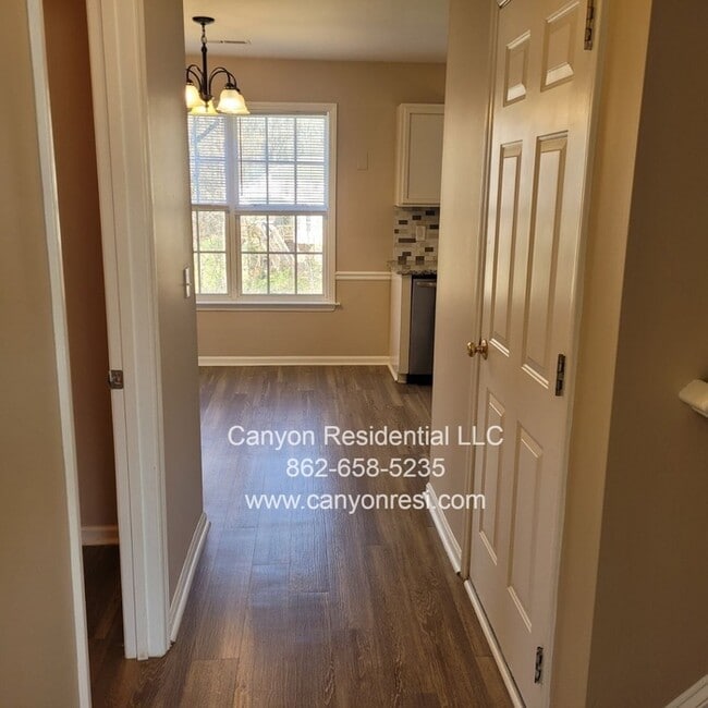 Building Photo - 4396 Moat Dr