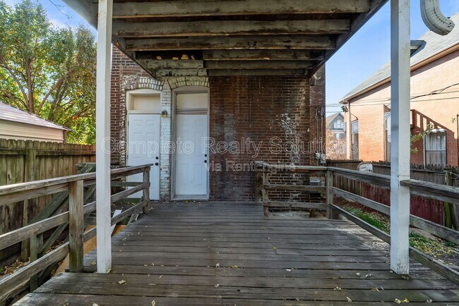 Building Photo - 3915 Russell Blvd