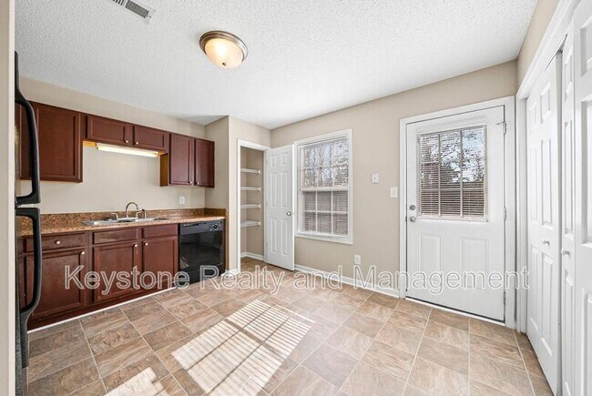 Building Photo - 816 Oak Arbor Ct