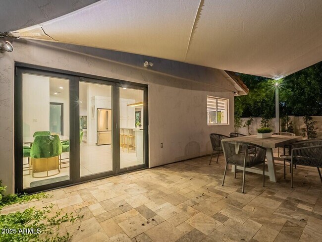 Building Photo - 4748 E Redfield Rd