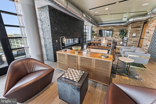 Building Photo - 1300 4th St SE