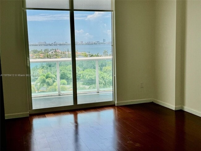 Building Photo - 7900 Harbor Island Dr