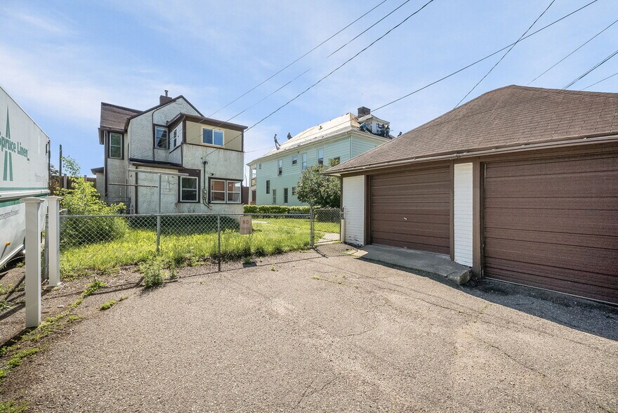 Building Photo - 3322 Stevens Ave