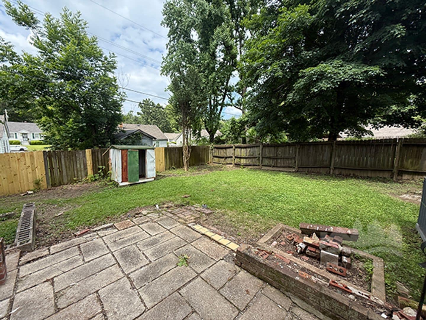 Building Photo - Your Perfect Home: Renovated 3 Bed, 1 Bath!