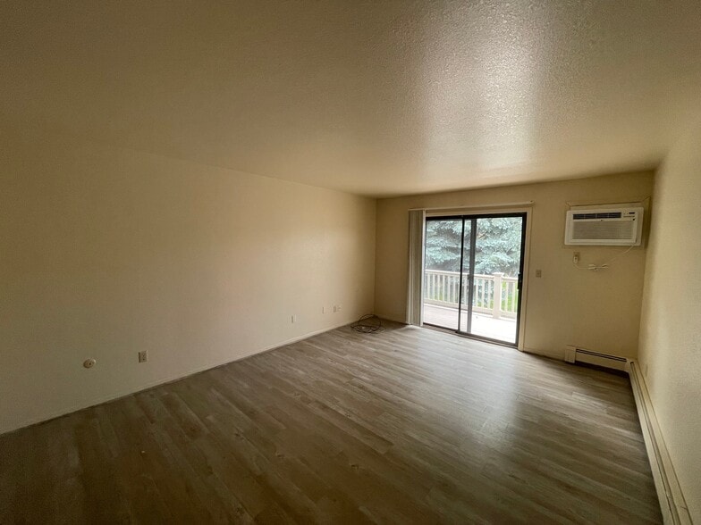 Building Photo - 310 Moccasin Trail
