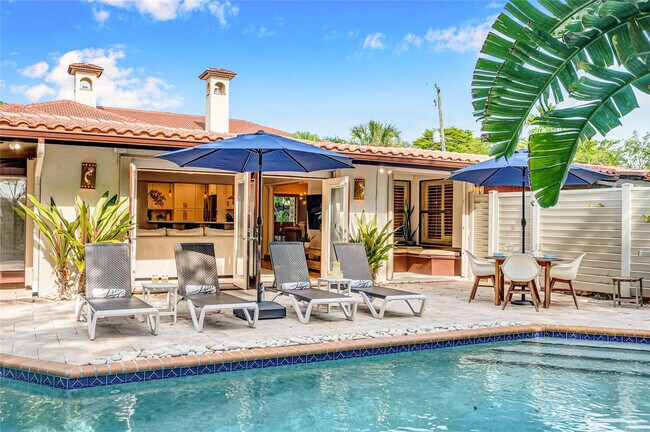 Building Photo - 2757 NE 20th St