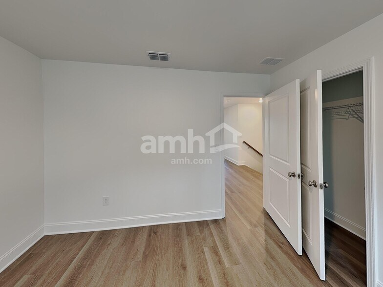 Building Photo - 1409 Aquamarine Dr