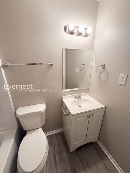 Building Photo - 1689 Thrasher Ct