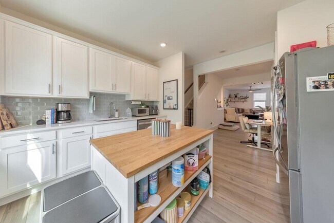 Building Photo - 1519 Layton Ln NW