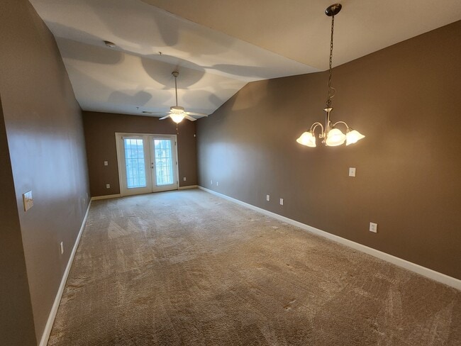 Building Photo - 7104 W Friendly Ave