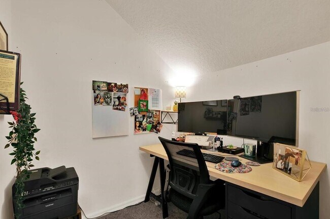 Building Photo - 6526 Summer Cove Dr