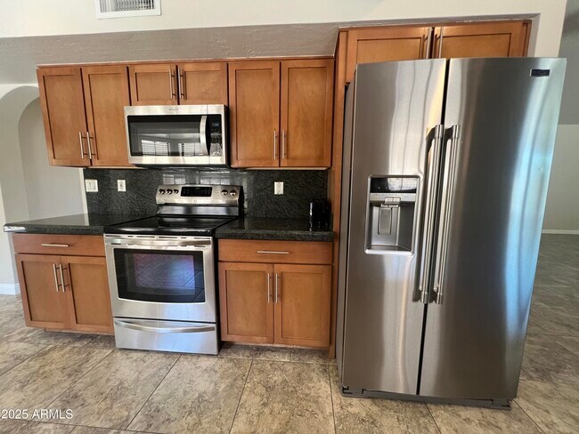 Building Photo - 15230 N Blackbird Dr