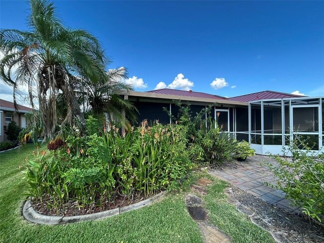 Building Photo - 25145 Mercedes Dr