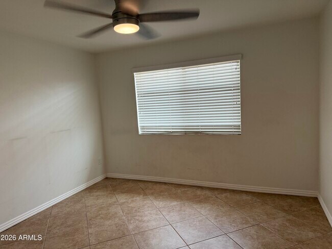 Building Photo - 1207 E Christy Dr