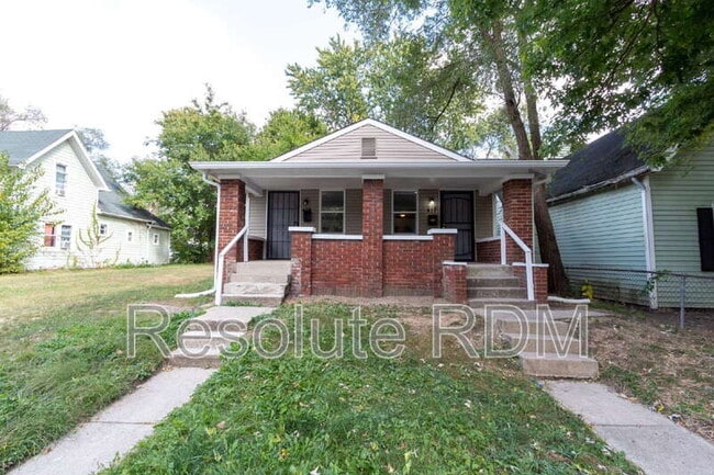 Building Photo - 419 N Beville Ave