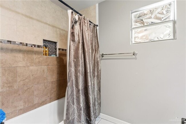 Building Photo - 19 Canela Ave