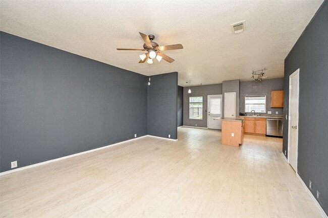 Building Photo - 23850 Pebworth Pl