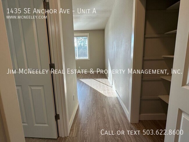 Building Photo - 1435 SE Anchor Ave