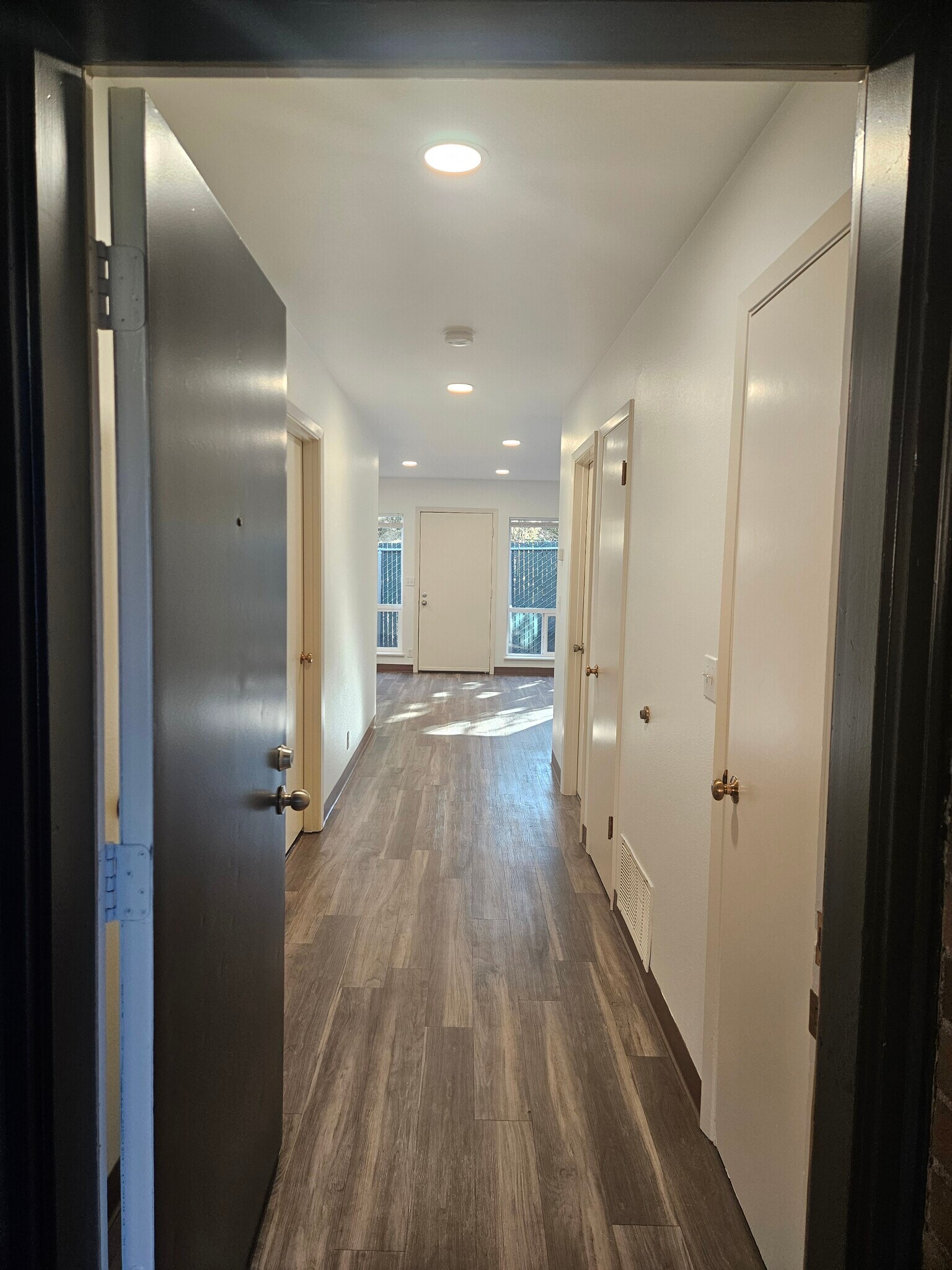 Building Photo - 8817 NE 15th Ave