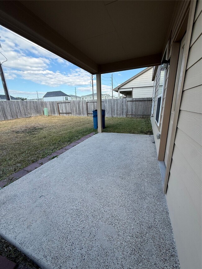 Building Photo - 7527 Merrylands Dr