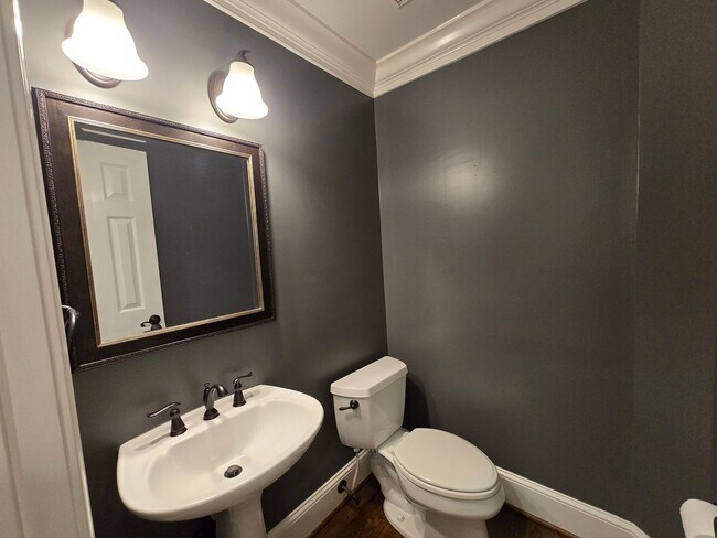 Building Photo - 102 Eyemouth Ct