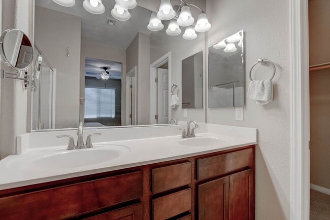 Building Photo - 10931 Sardinia Sands Dr