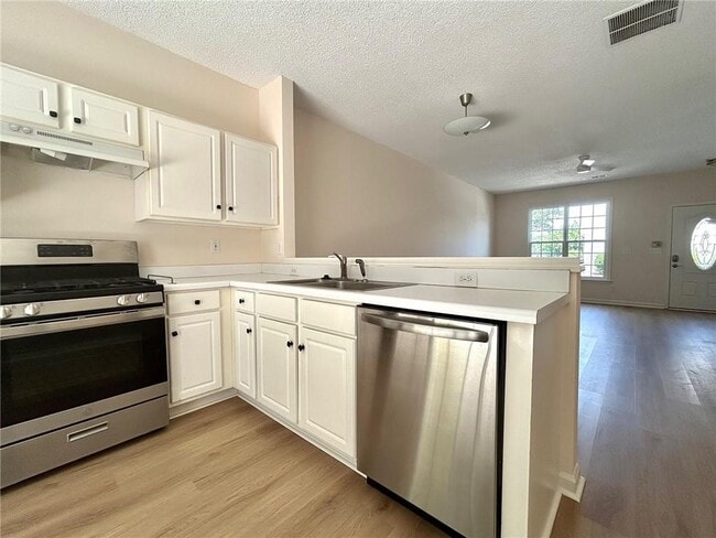 Building Photo - 275 Devonshire Dr