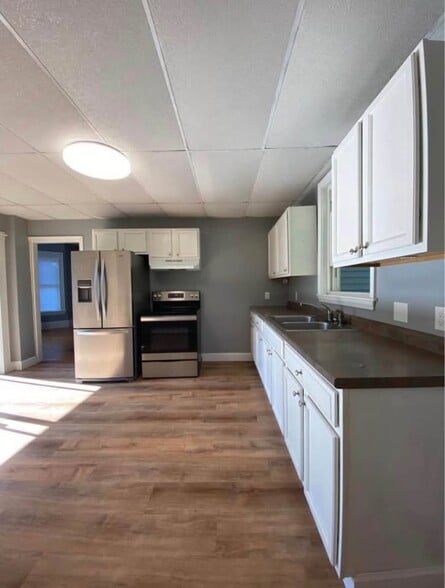 Building Photo - 88 Western Ave